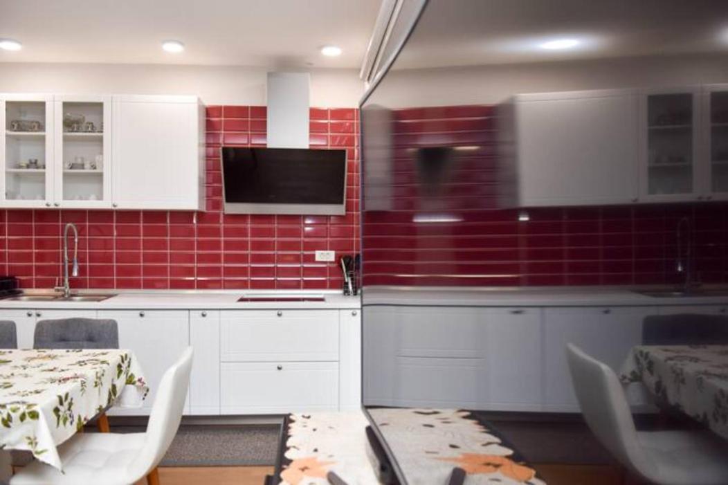 2Bdr Apt With Cathedral View - Excellent Location Sarajevo Exterior photo